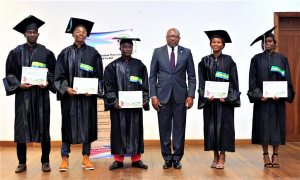 Photo de la cérémonie de remise de certificat de la promotion 2023-2024 du CSP POG